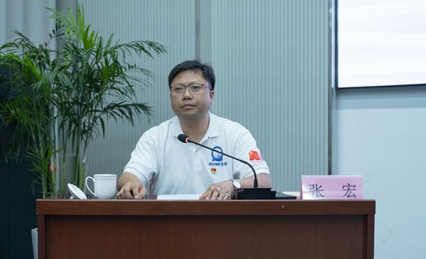 1625560764434910.jpg 张宏讲党课.jpg